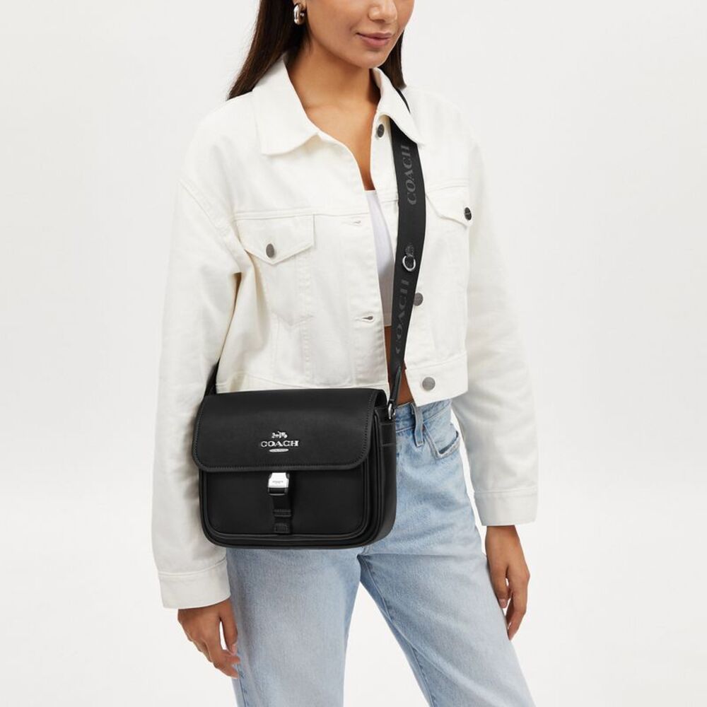 NWT Coach Outlet Pace Messenger Bag - Picture 4 of 6